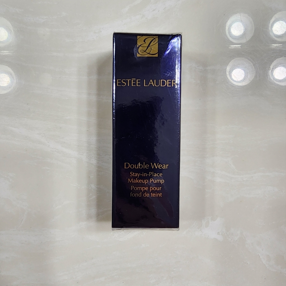 Estee Lauder makeup pump